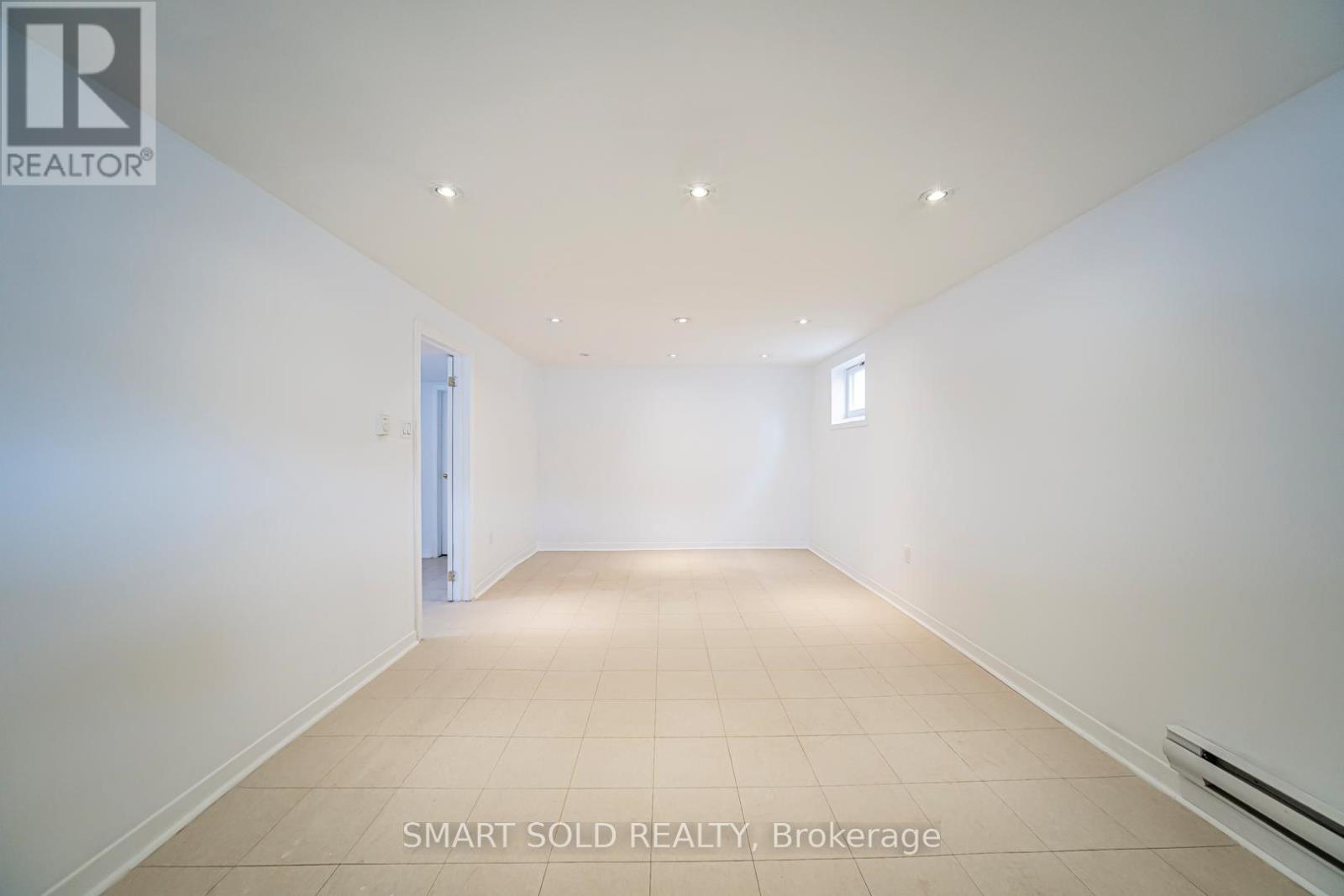 995 Garrard Avenue, Mississauga, Ontario  L5E 1L4 - Photo 44 - W12885392