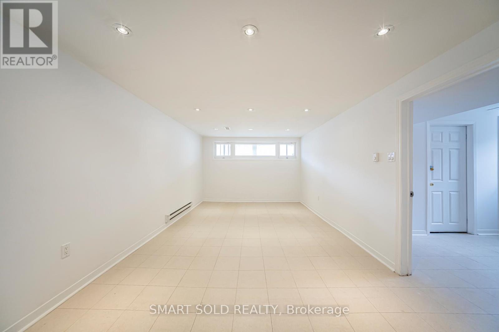 995 Garrard Avenue, Mississauga, Ontario  L5E 1L4 - Photo 45 - W12885392