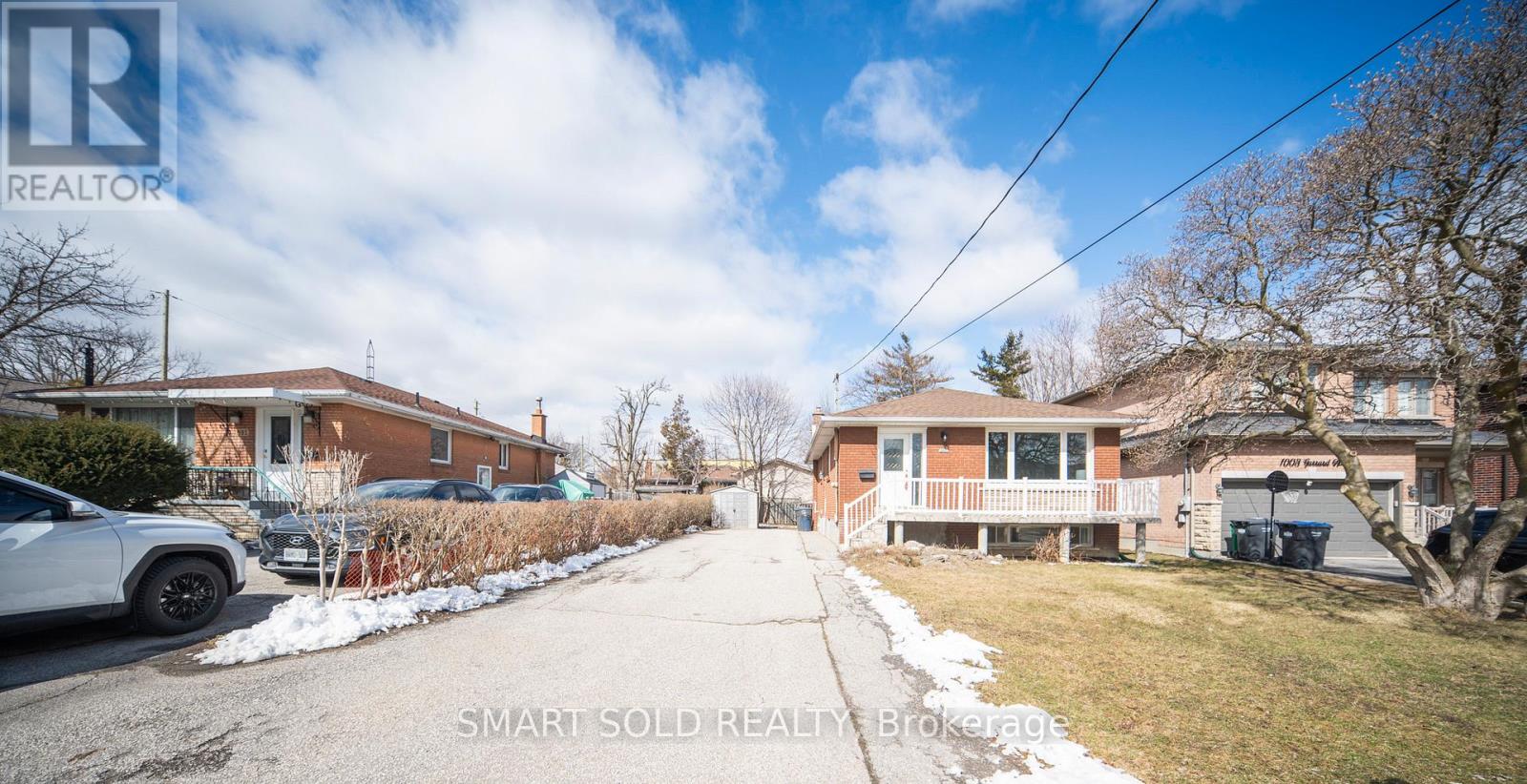 995 Garrard Avenue, Mississauga, Ontario  L5E 1L4 - Photo 5 - W12885392