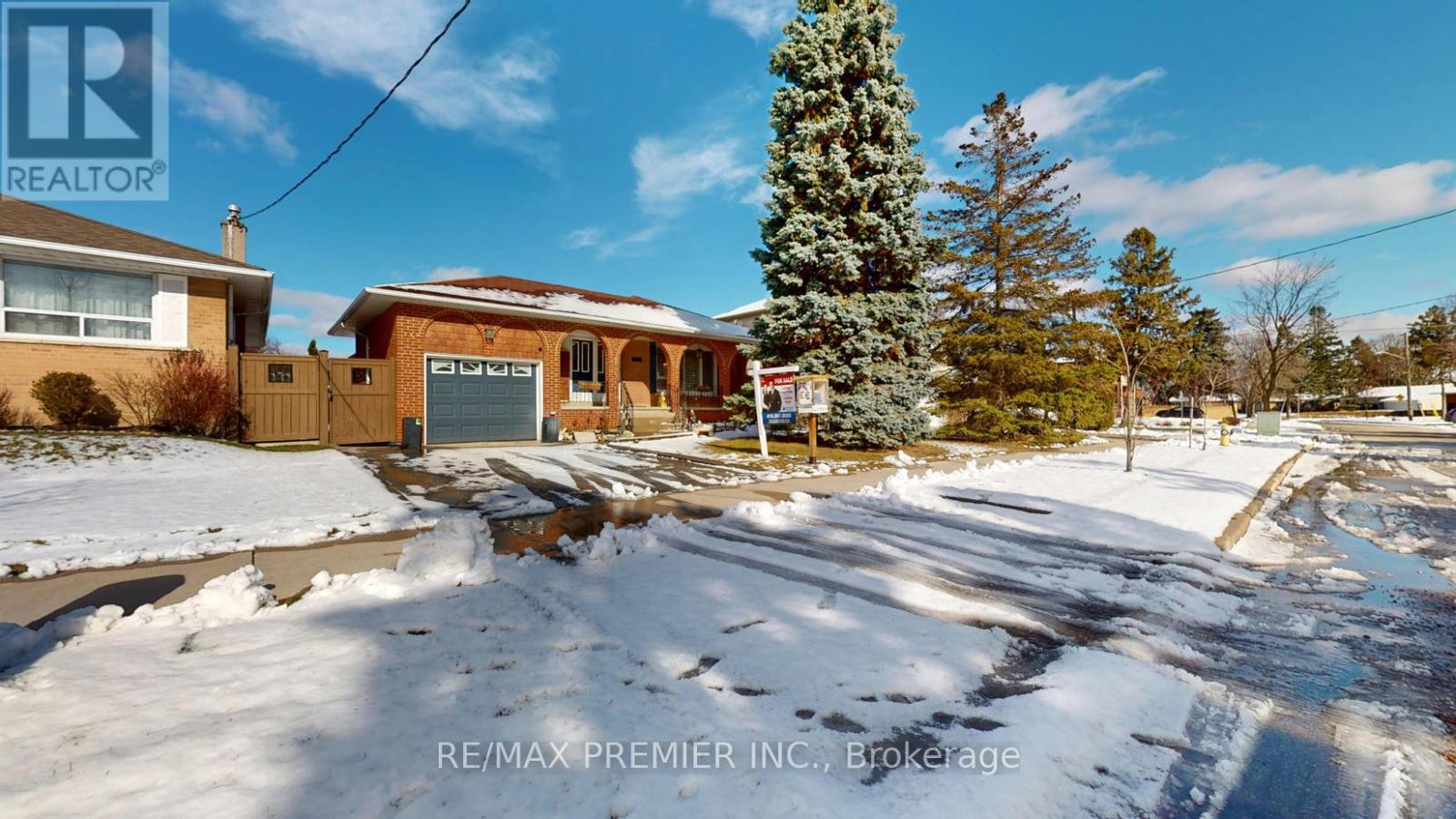 160 VEROBEACH BOULEVARD, Toronto, Ontario