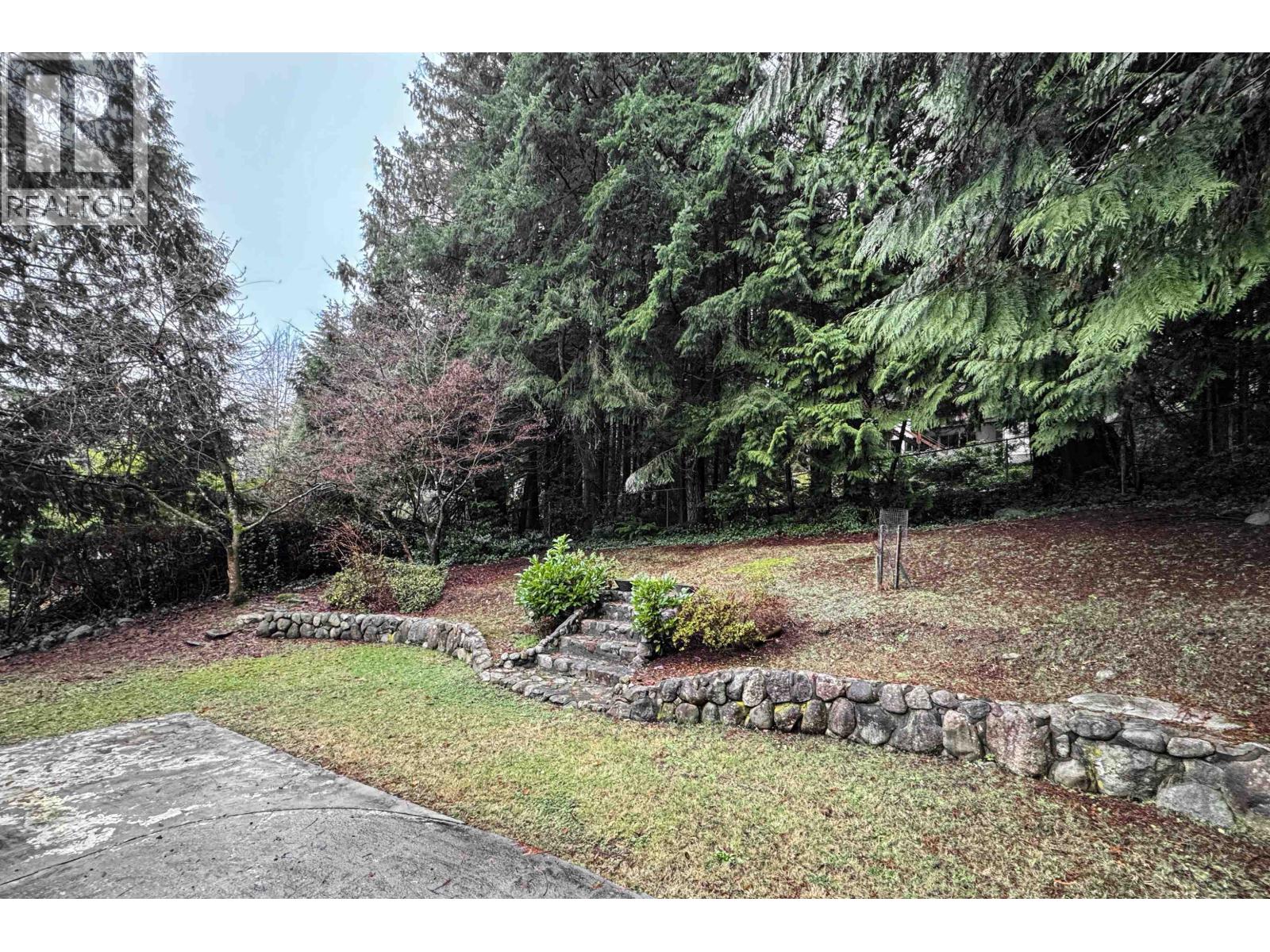 111 Bonnymuir Drive, West Vancouver, British Columbia  V7S 1L4 - Photo 30 - R3077440