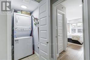 201 - 3060 Rotary Way W, Burlington, Ontario  L7M 0G9 - Photo 11 - W12885446