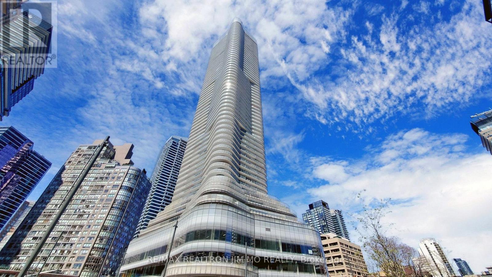 1501 - 11 WELLESLEY STREET W, Toronto, Ontario