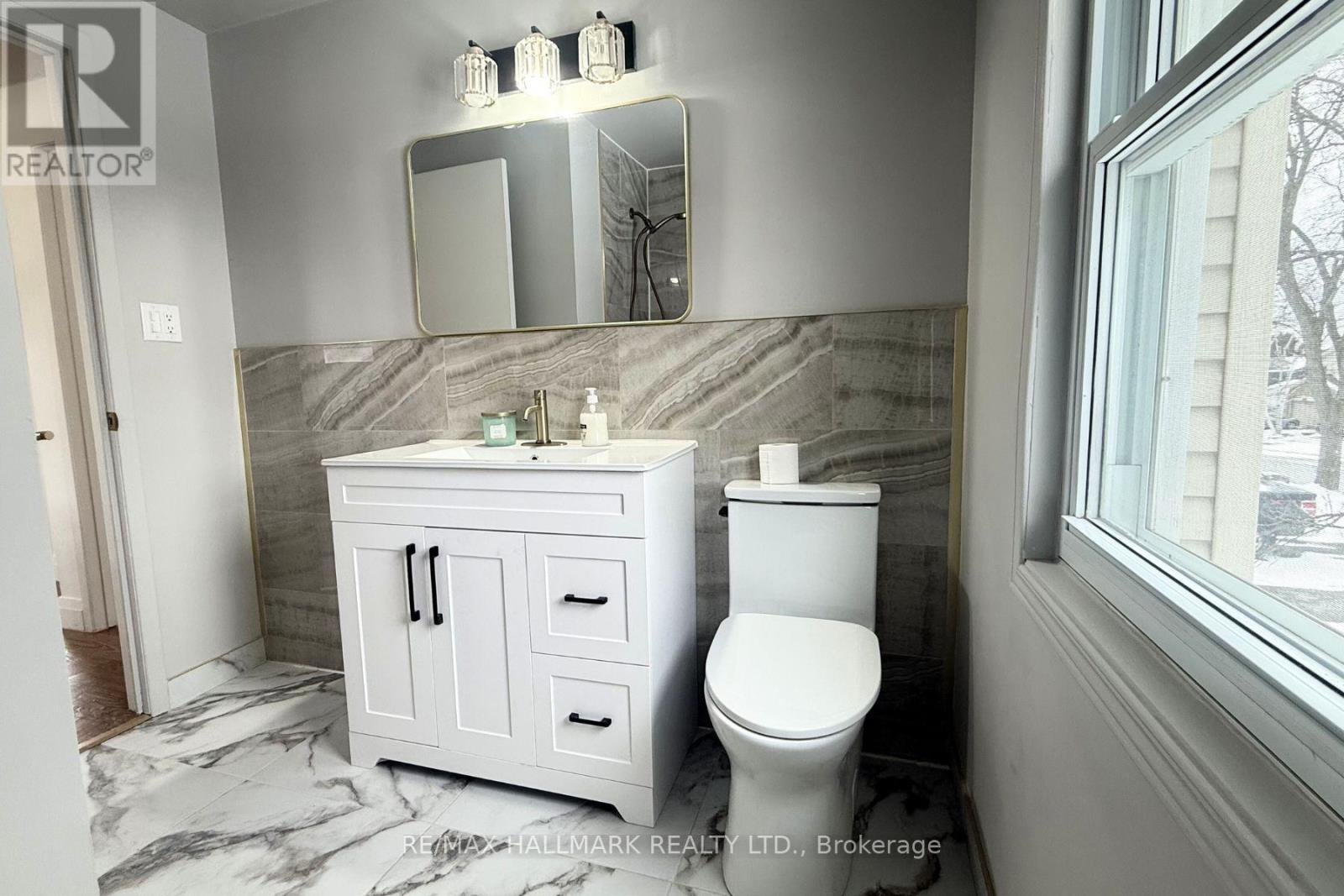 103 Guthrie Crescent, Whitby, Ontario  L1P 1A6 - Photo 10 - E12885434