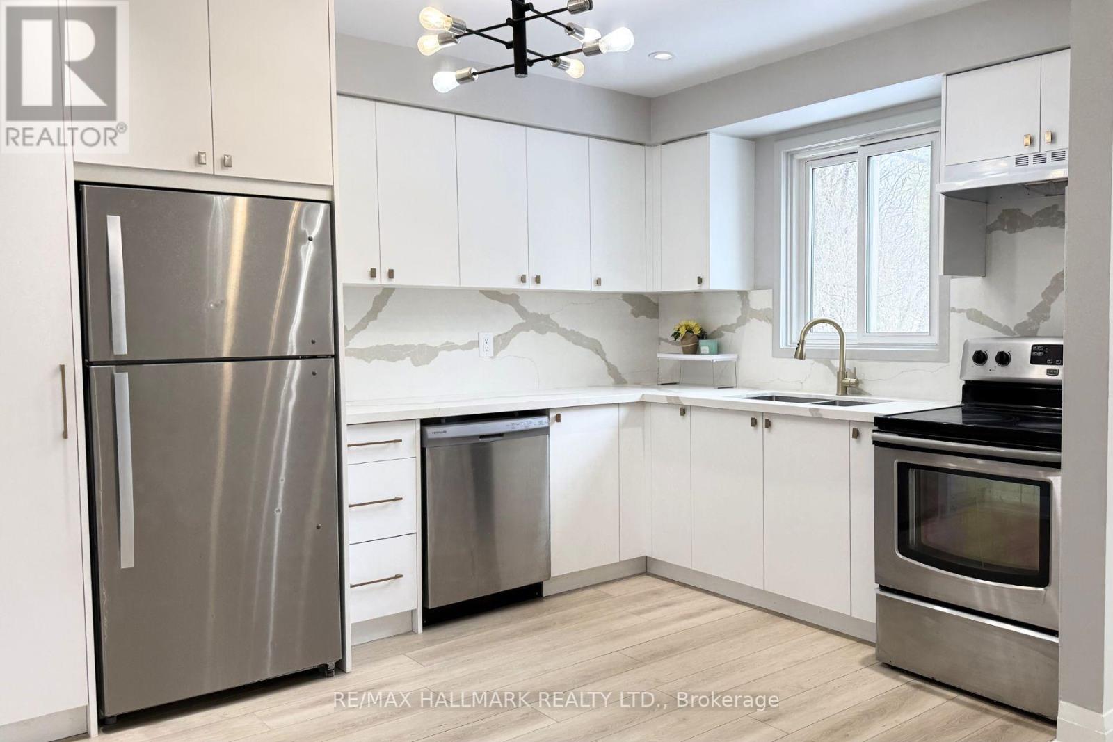 103 Guthrie Crescent, Whitby, Ontario  L1P 1A6 - Photo 3 - E12885434