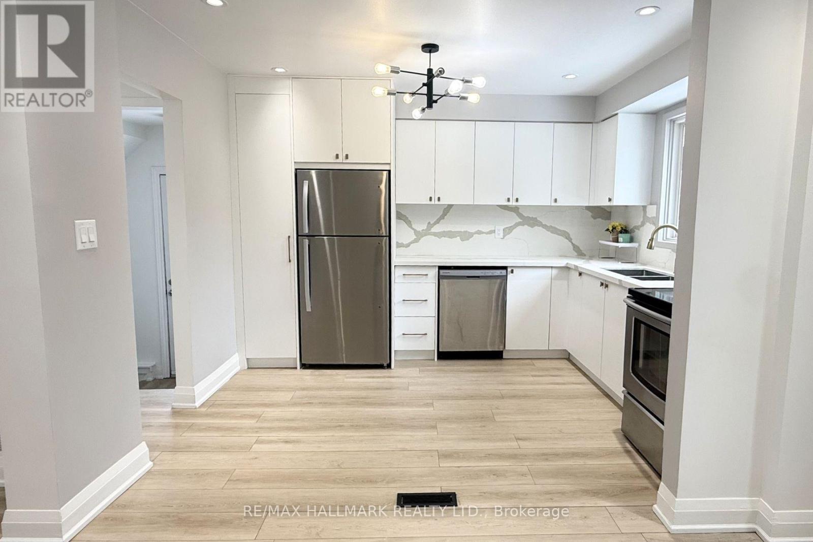 103 Guthrie Crescent, Whitby, Ontario  L1P 1A6 - Photo 4 - E12885434