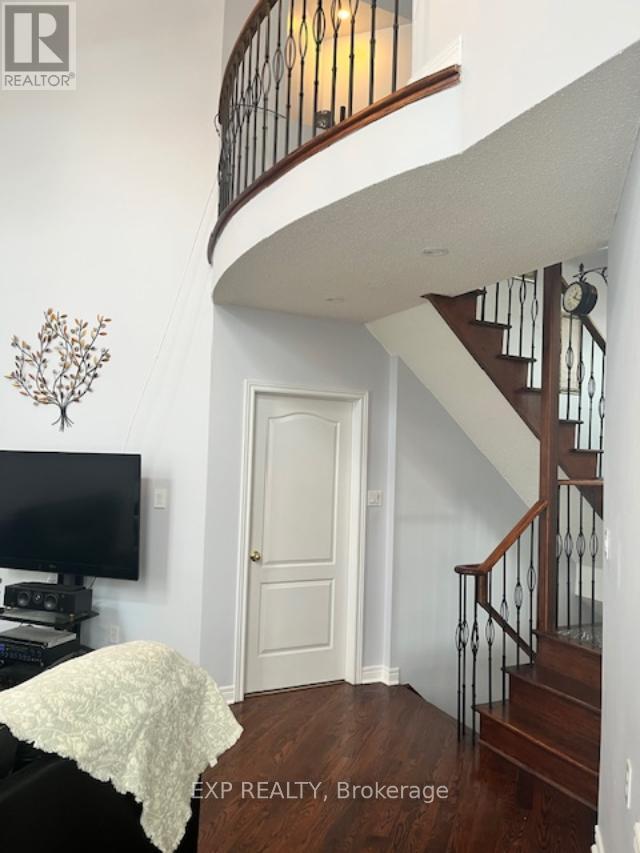 129 Ledge Rock Drive, Vaughan, Ontario  L4H 2G7 - Photo 17 - N12885420