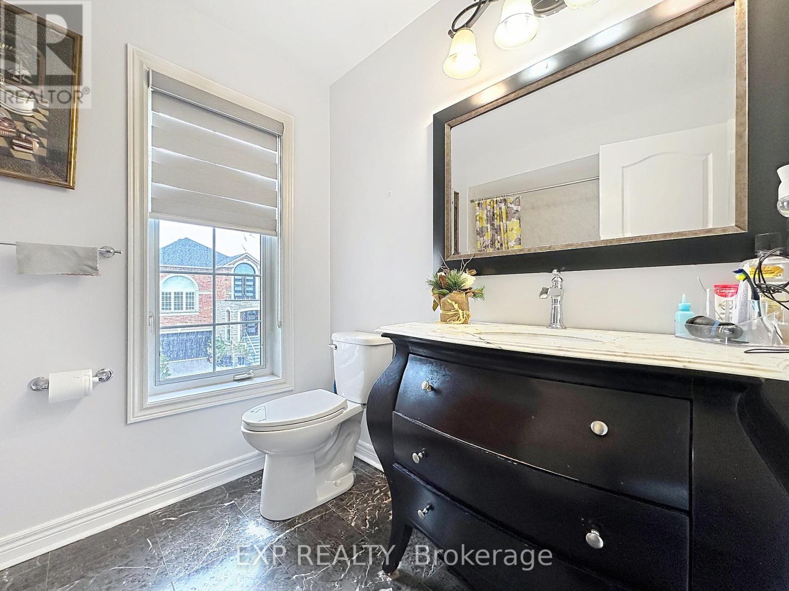 129 Ledge Rock Drive, Vaughan, Ontario  L4H 2G7 - Photo 20 - N12885420