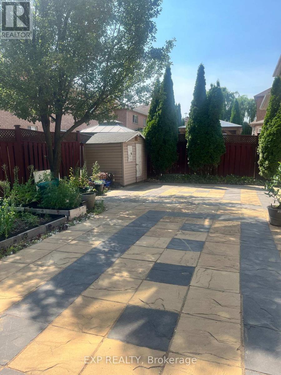 129 Ledge Rock Drive, Vaughan, Ontario  L4H 2G7 - Photo 29 - N12885420