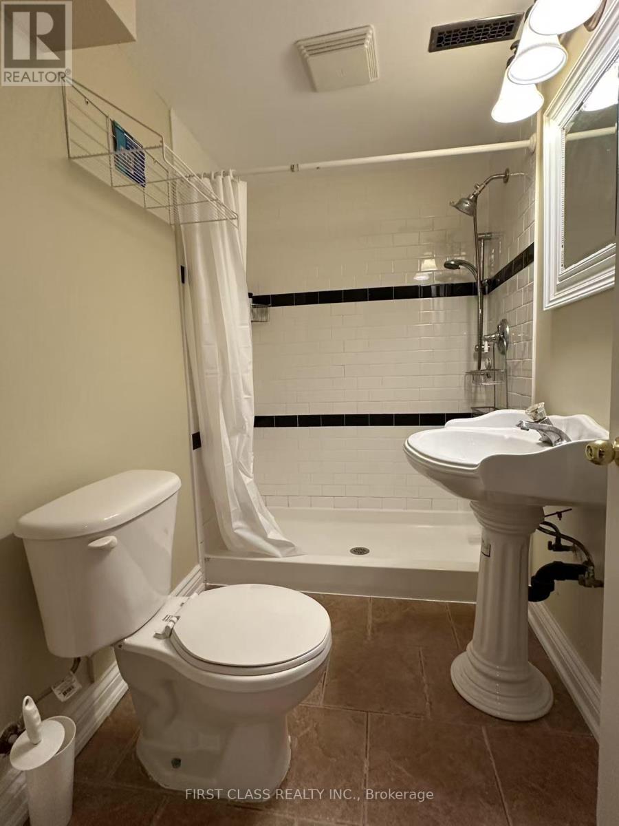 53 Aberfeldy Crescent, Markham (German Mills), Ontario  L3T 4C1 - Photo 4 - N12885436