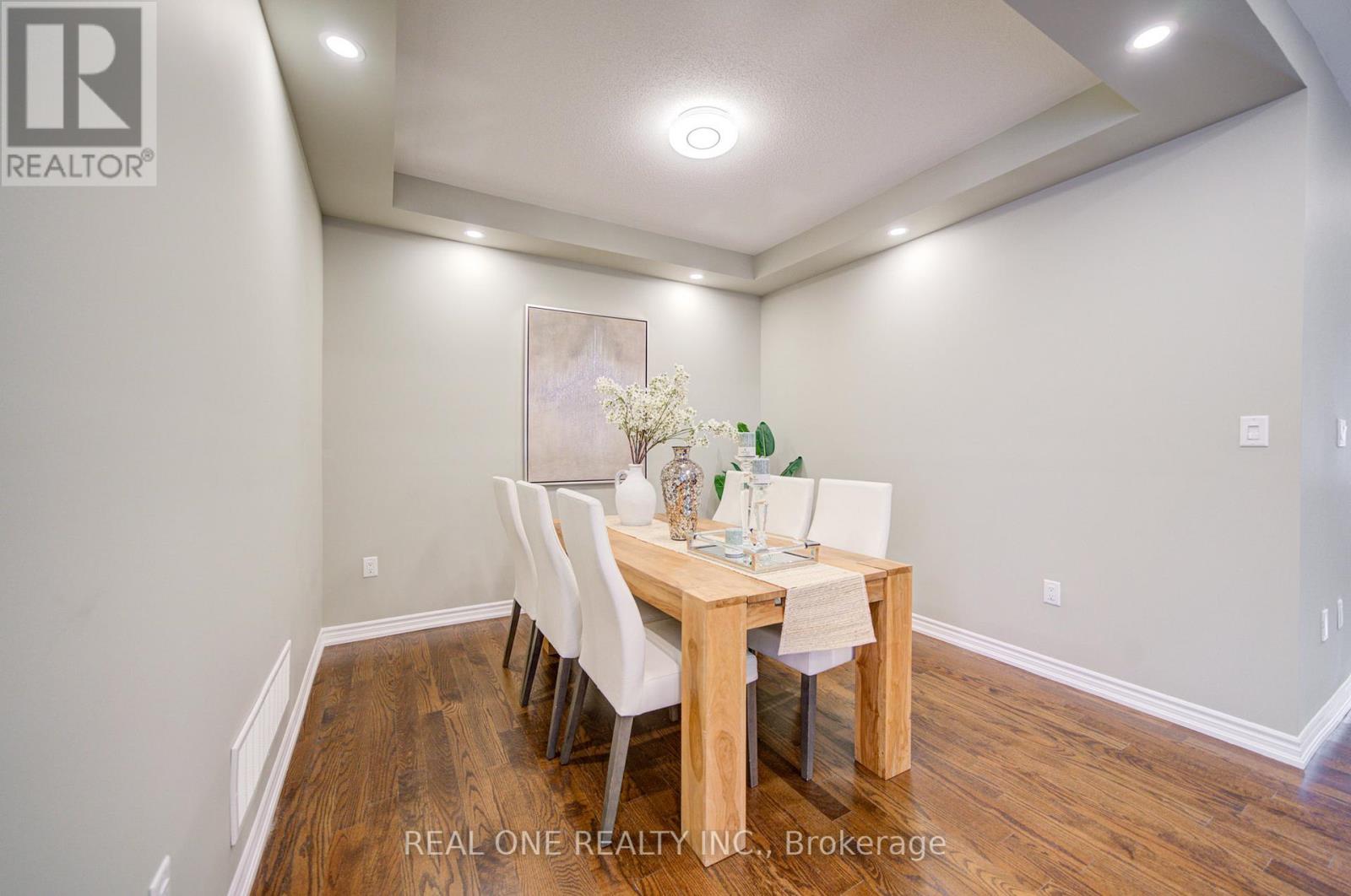 396 Thomas Phillips Drive, Aurora, Ontario  L4G 0T2 - Photo 10 - N12885444