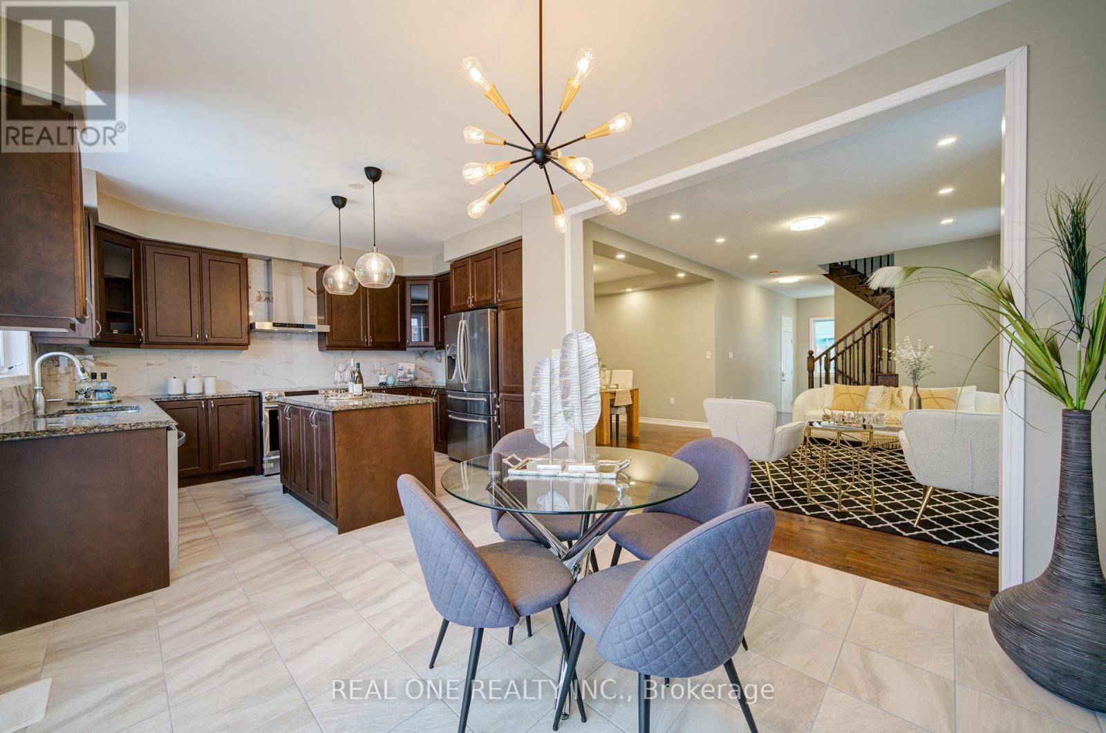 396 Thomas Phillips Drive, Aurora, Ontario  L4G 0T2 - Photo 13 - N12885444