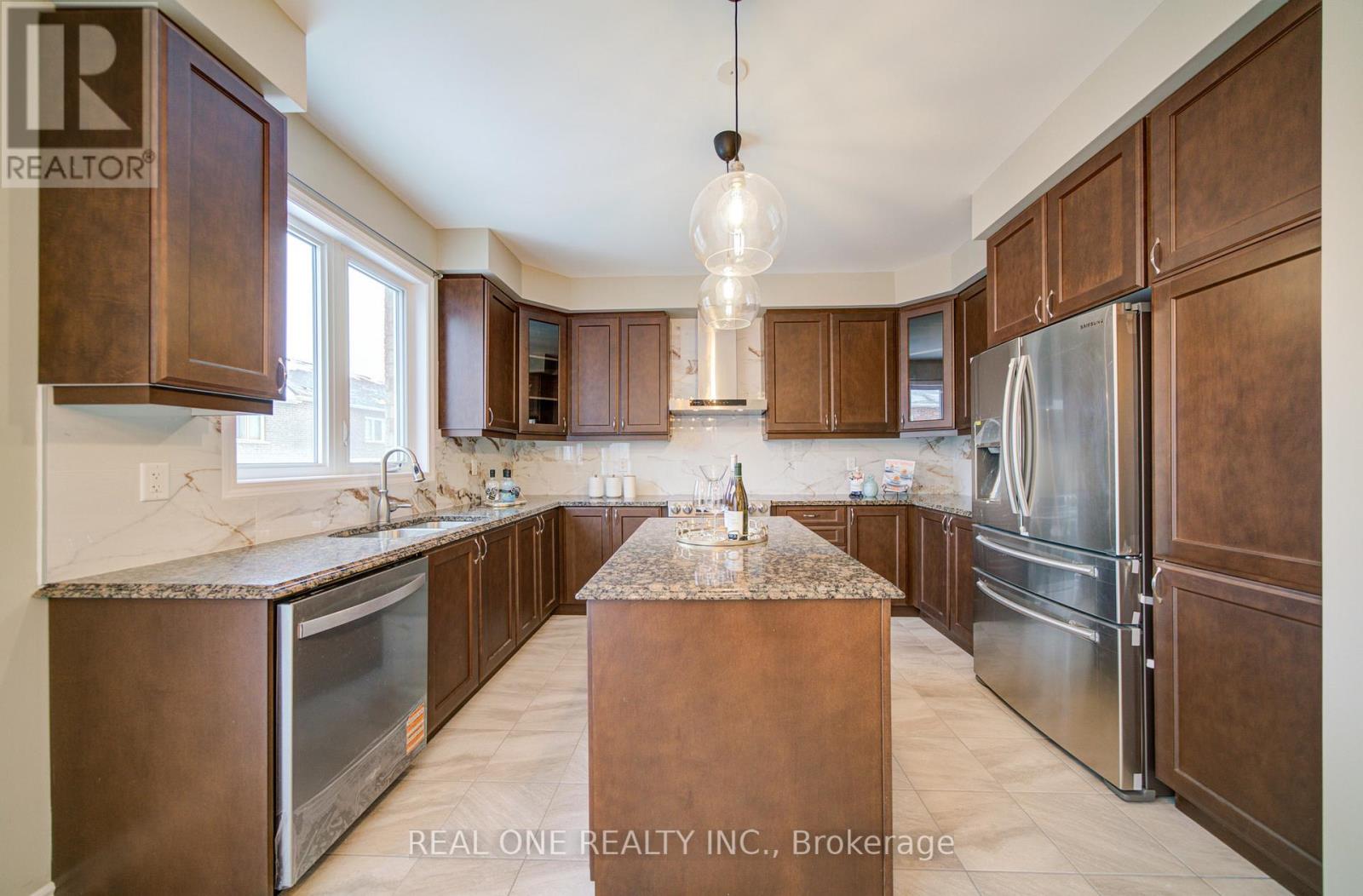 396 Thomas Phillips Drive, Aurora, Ontario  L4G 0T2 - Photo 15 - N12885444