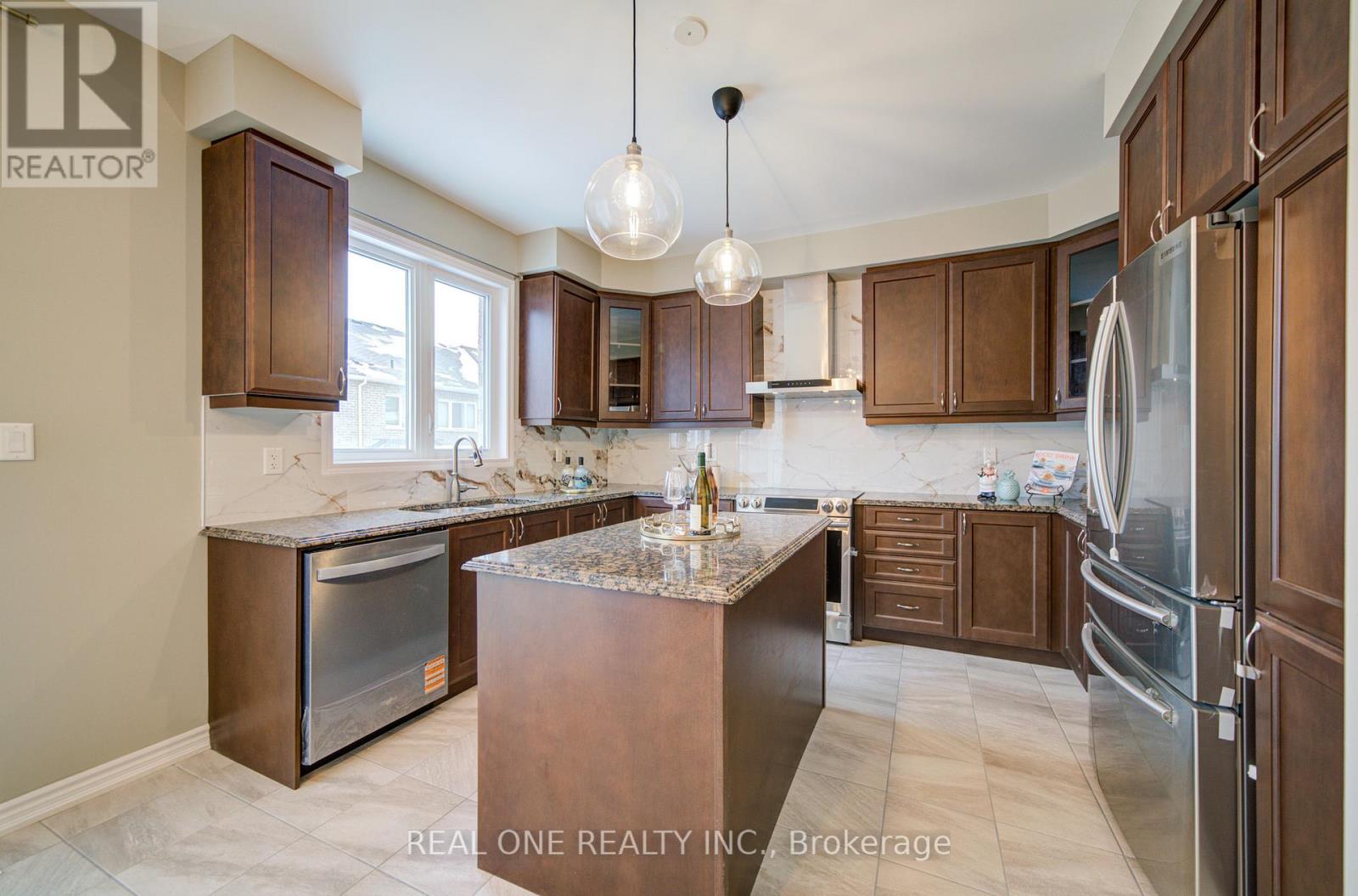 396 Thomas Phillips Drive, Aurora, Ontario  L4G 0T2 - Photo 16 - N12885444