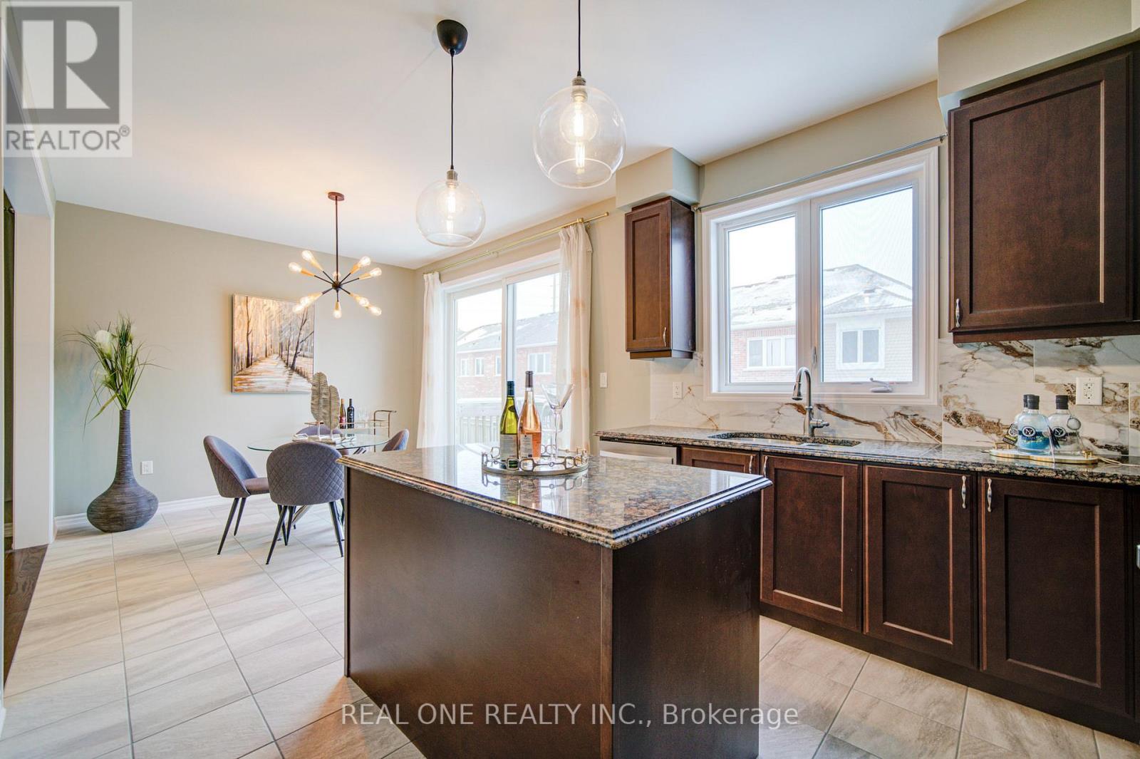 396 Thomas Phillips Drive, Aurora, Ontario  L4G 0T2 - Photo 18 - N12885444