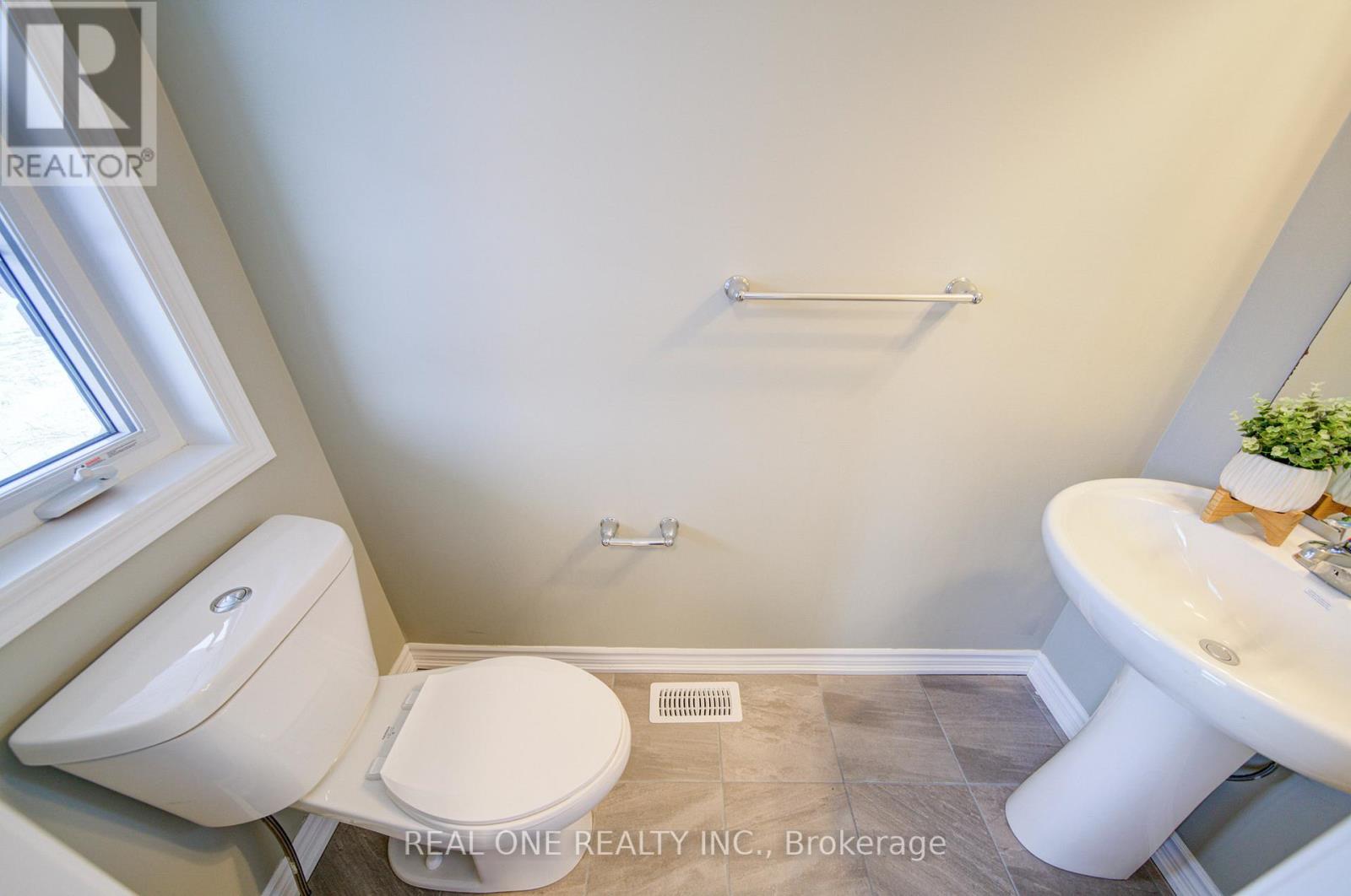 396 Thomas Phillips Drive, Aurora, Ontario  L4G 0T2 - Photo 19 - N12885444