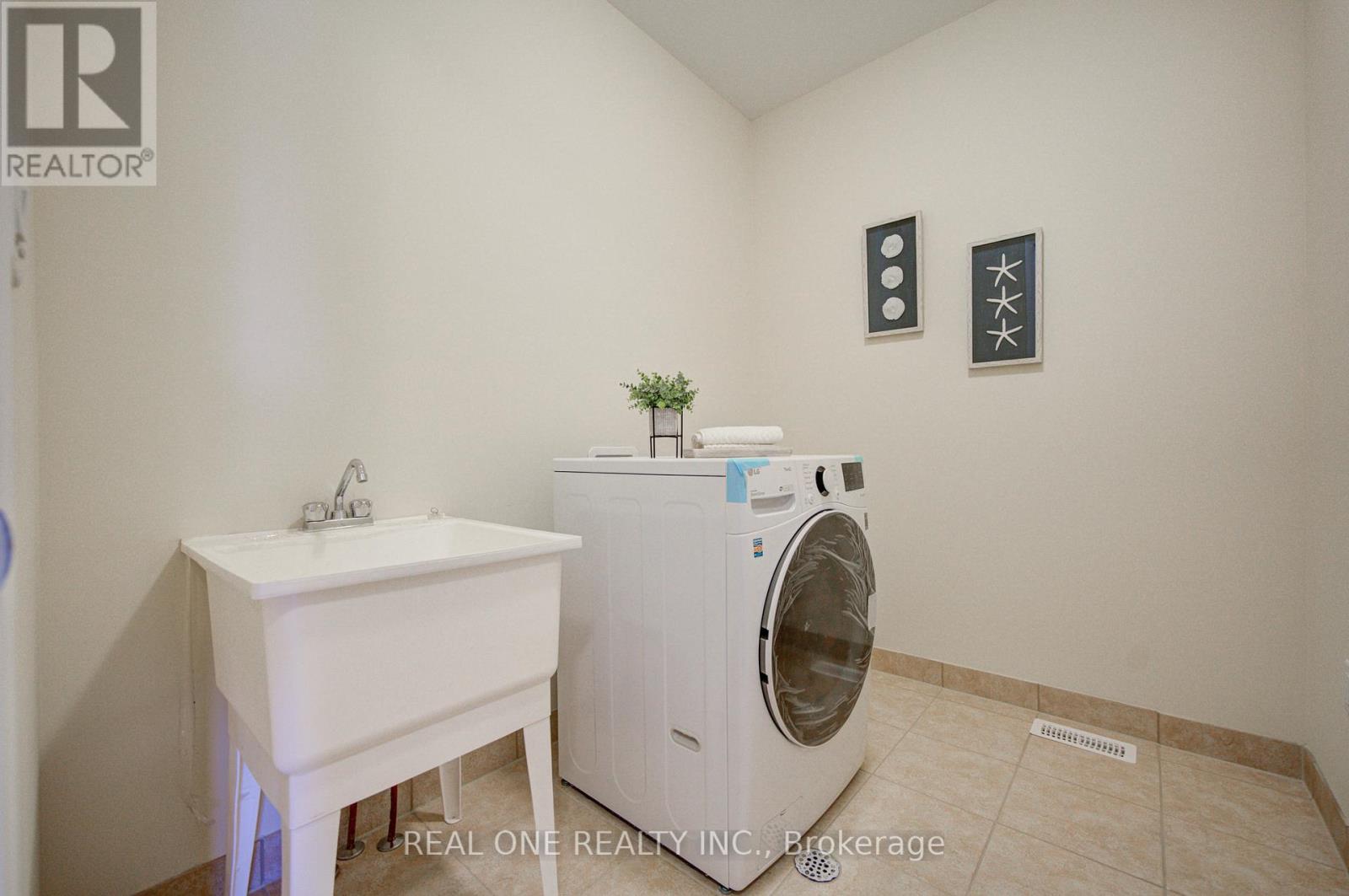 396 Thomas Phillips Drive, Aurora, Ontario  L4G 0T2 - Photo 34 - N12885444