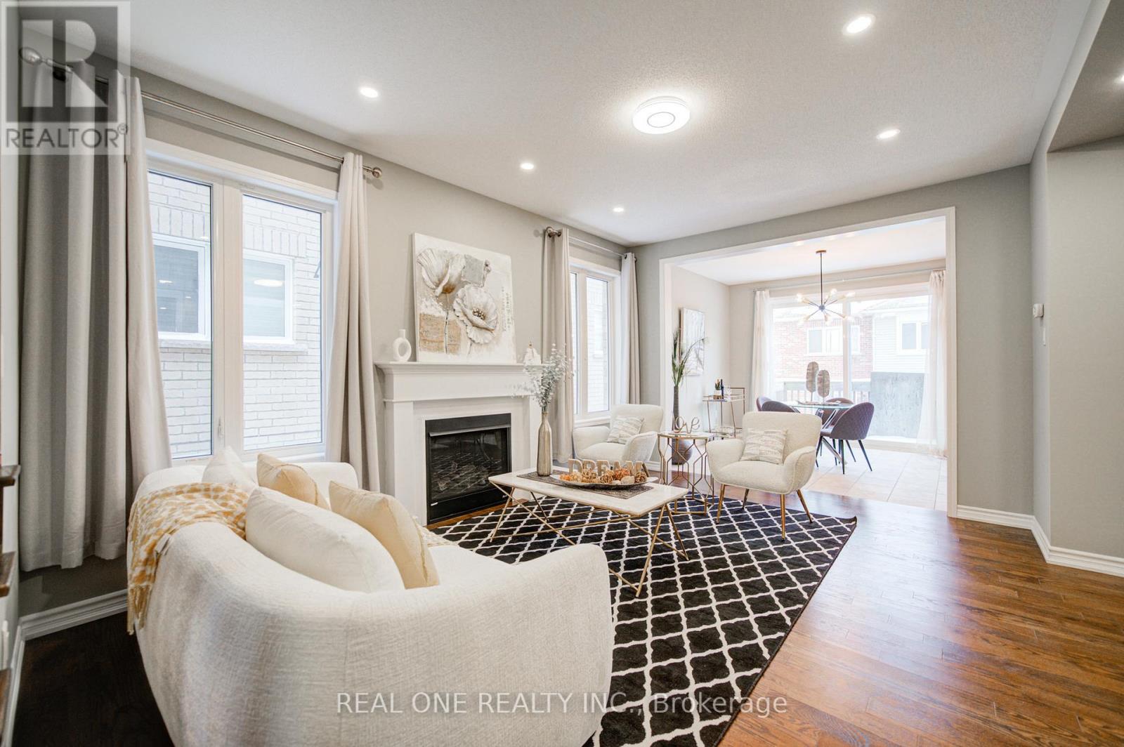 396 Thomas Phillips Drive, Aurora, Ontario  L4G 0T2 - Photo 6 - N12885444