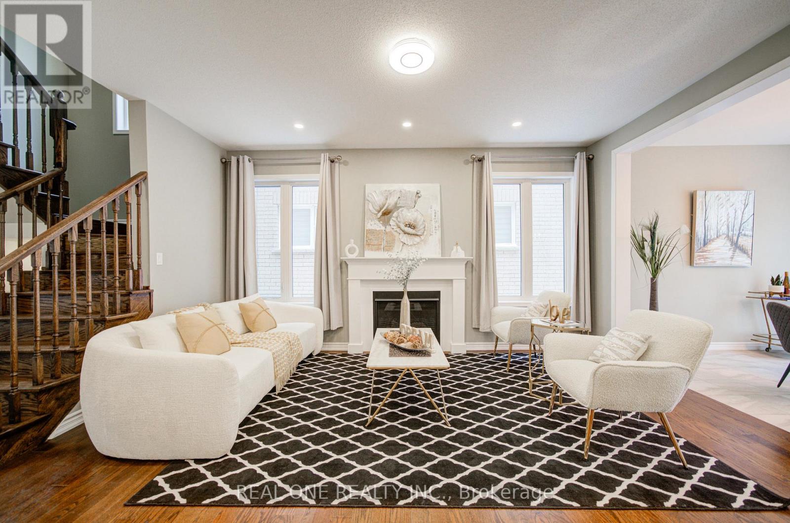 396 Thomas Phillips Drive, Aurora, Ontario  L4G 0T2 - Photo 7 - N12885444