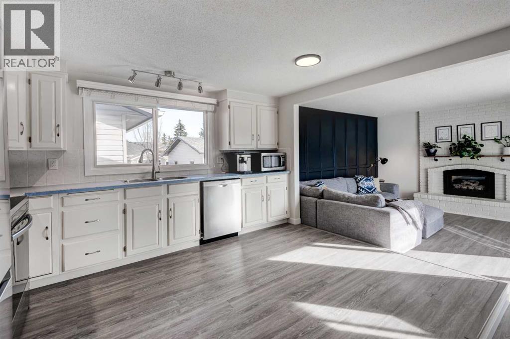 959 Bracewood Rise Sw, Calgary, Alberta  T5W 3E8 - Photo 6 - A2289112