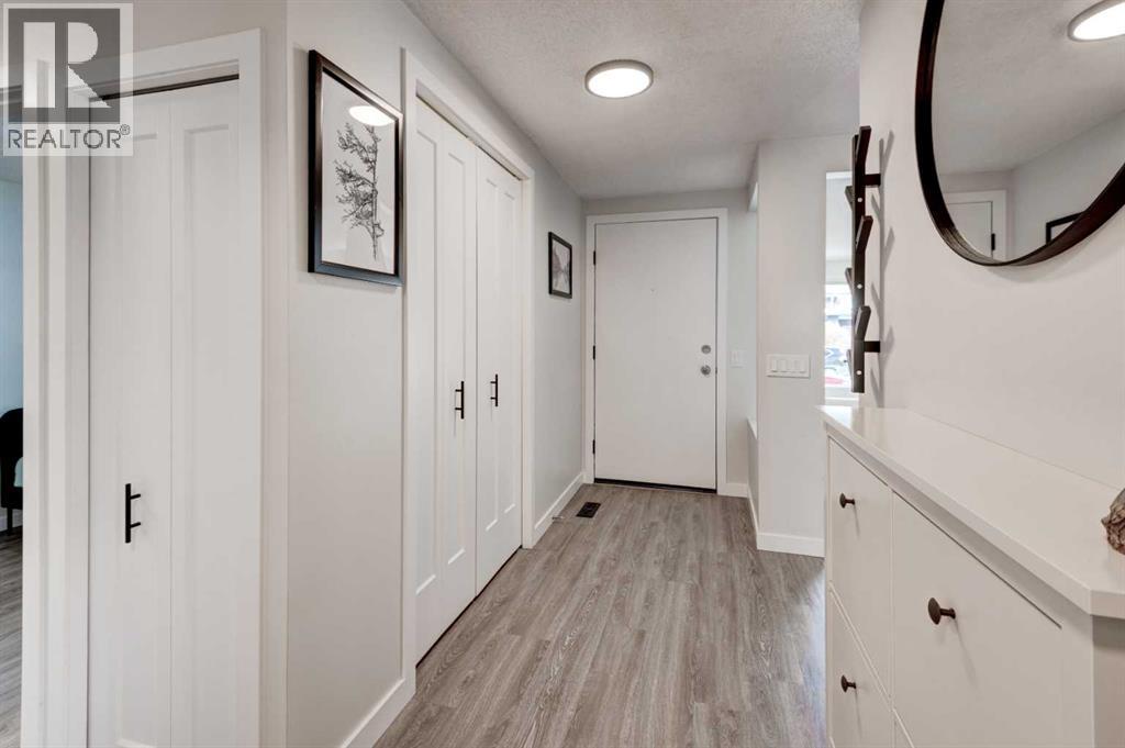 959 Bracewood Rise Sw, Calgary, Alberta  T5W 3E8 - Photo 17 - A2289112