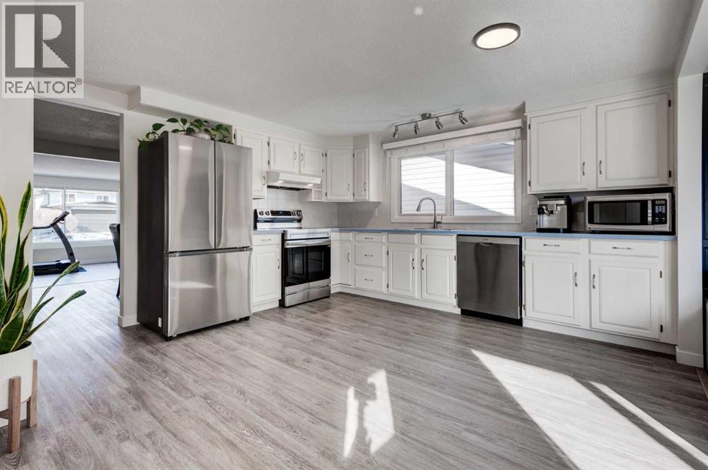 959 Bracewood Rise Sw, Calgary, Alberta  T5W 3E8 - Photo 10 - A2289112