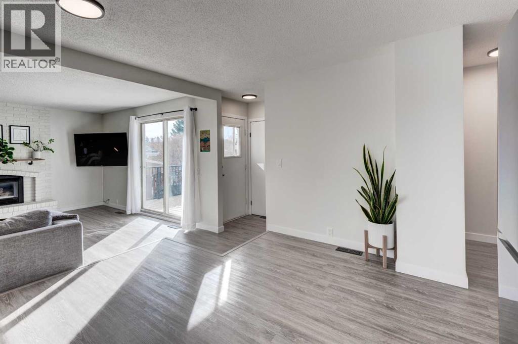 959 Bracewood Rise Sw, Calgary, Alberta  T5W 3E8 - Photo 8 - A2289112