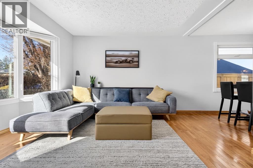 154 Windermere Road Sw, Calgary, Alberta  T3C 3K8 - Photo 4 - A2288937