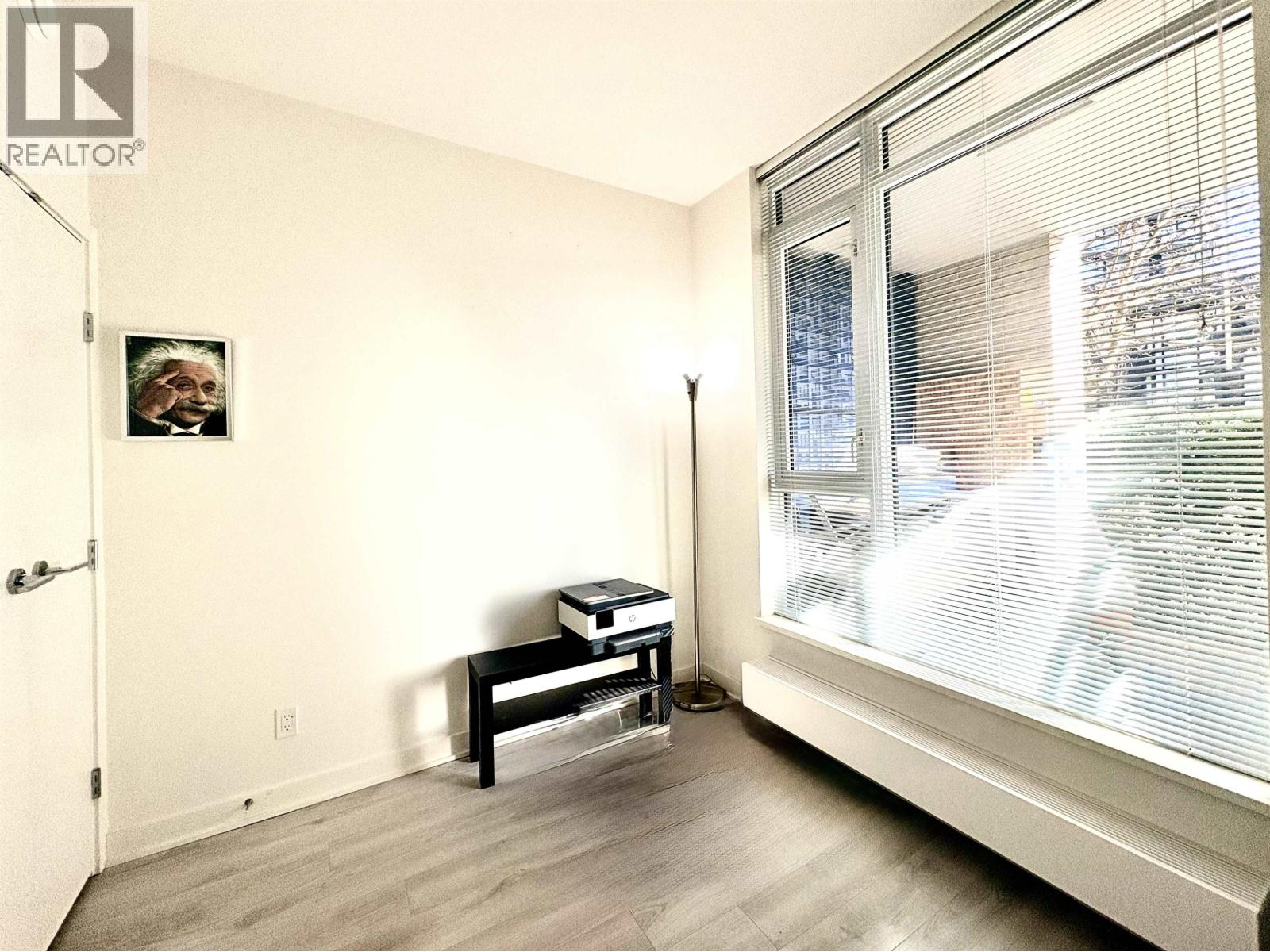 Listing Picture 14 of 32 : 8842 UNIVERSITY CRESCENT, Burnaby / 本拿比 - 魯藝地產 Yvonne Lu Group - MLS Medallion Club Member