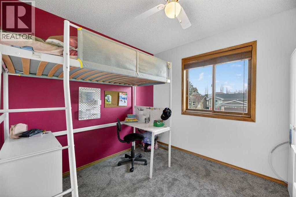 592 Meadowbrook Bay SE, Airdrie, Alberta  T4A 2A9 - Photo 18 - A2290512