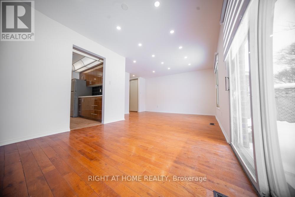 3932 Rushton Crescent, Mississauga, Ontario L5L 4H8 - Photo 10 - W12803172