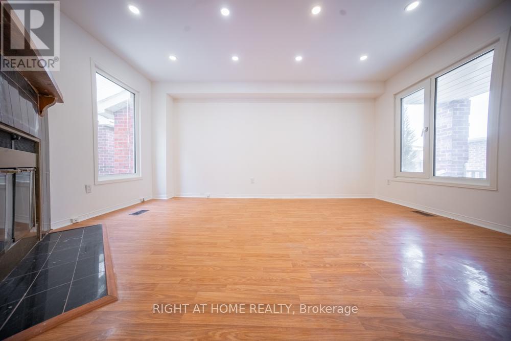 3932 Rushton Crescent, Mississauga, Ontario L5L 4H8 - Photo 11 - W12803172