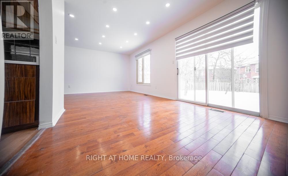 3932 Rushton Crescent, Mississauga, Ontario L5L 4H8 - Photo 9 - W12803172