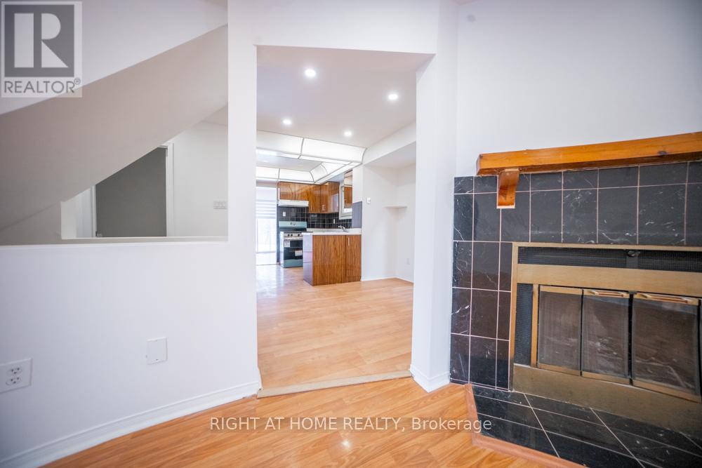 3932 Rushton Crescent, Mississauga, Ontario L5L 4H8 - Photo 13 - W12803172