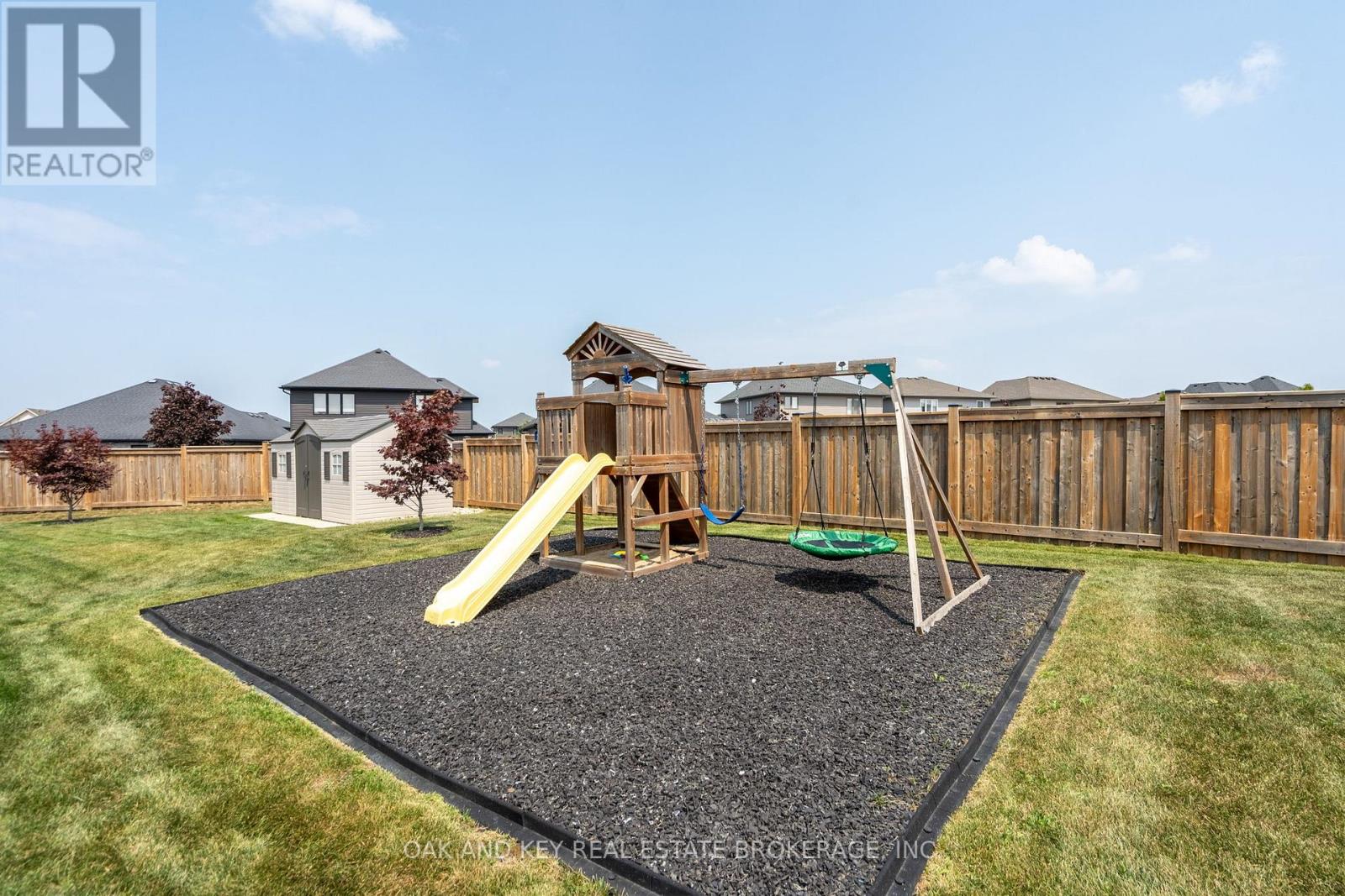 25 Hardy Court, Lucan Biddulph (Lucan), Ontario  N0M 2J0 - Photo 35 - X12660220