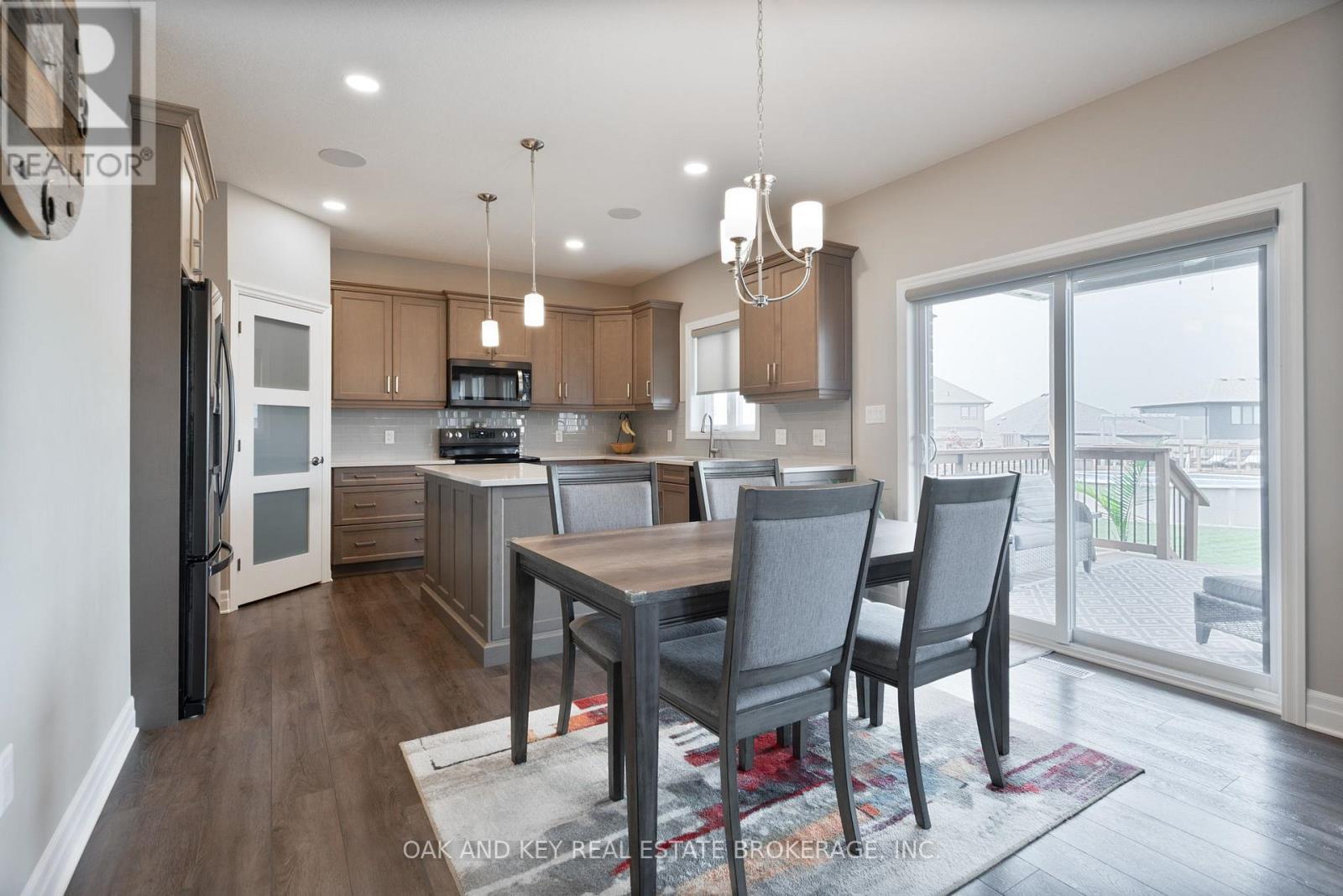 25 Hardy Court, Lucan Biddulph (Lucan), Ontario  N0M 2J0 - Photo 6 - X12660220