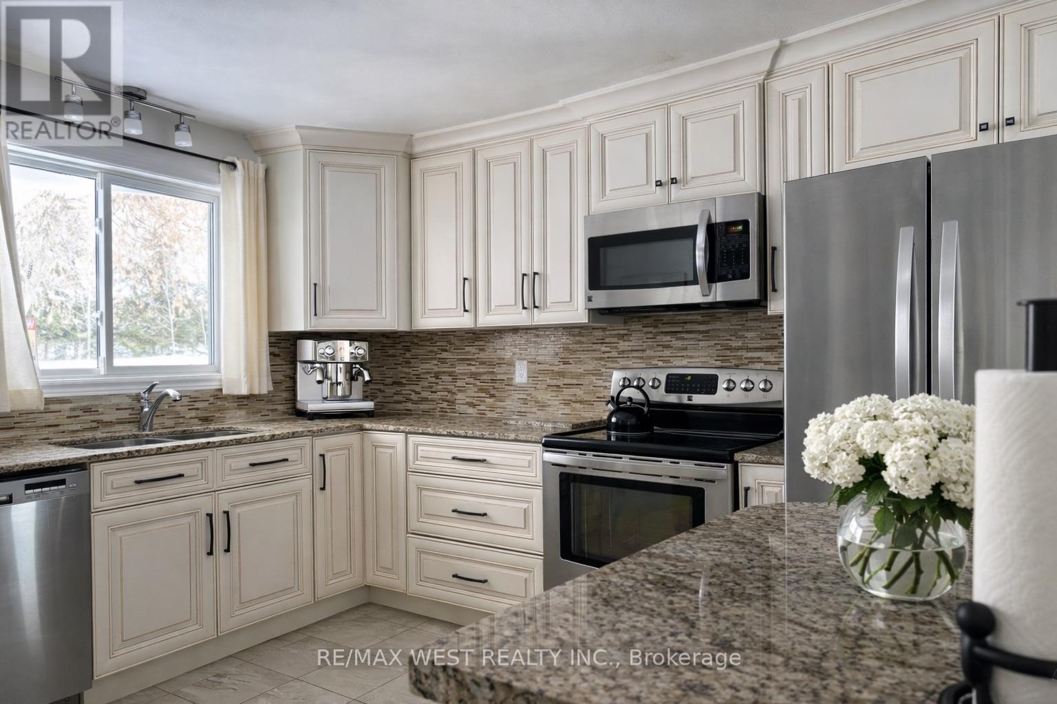 2231 North Orr Lake Road, Springwater, Ontario  L0L 1P0 - Photo 16 - S12776044