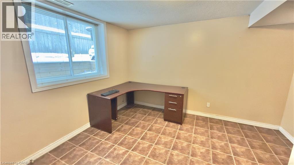 16 Marshall Street Unit# B, Waterloo, Ontario  N2J 2T2 - Photo 19 - 40812359