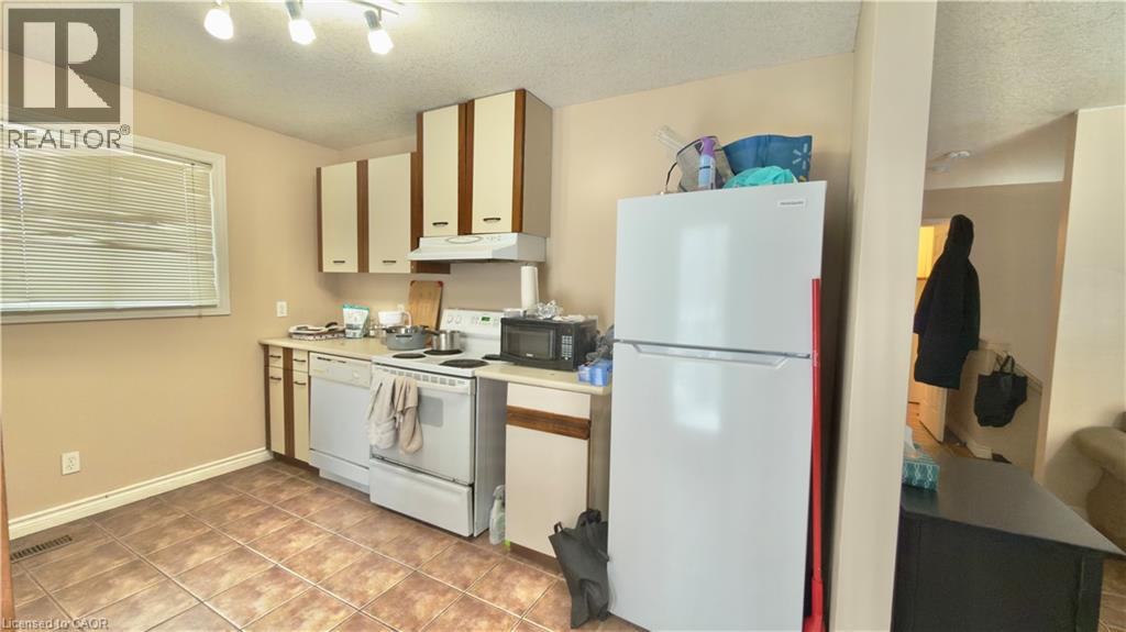 16 Marshall Street Unit# B, Waterloo, Ontario  N2J 2T2 - Photo 5 - 40812359