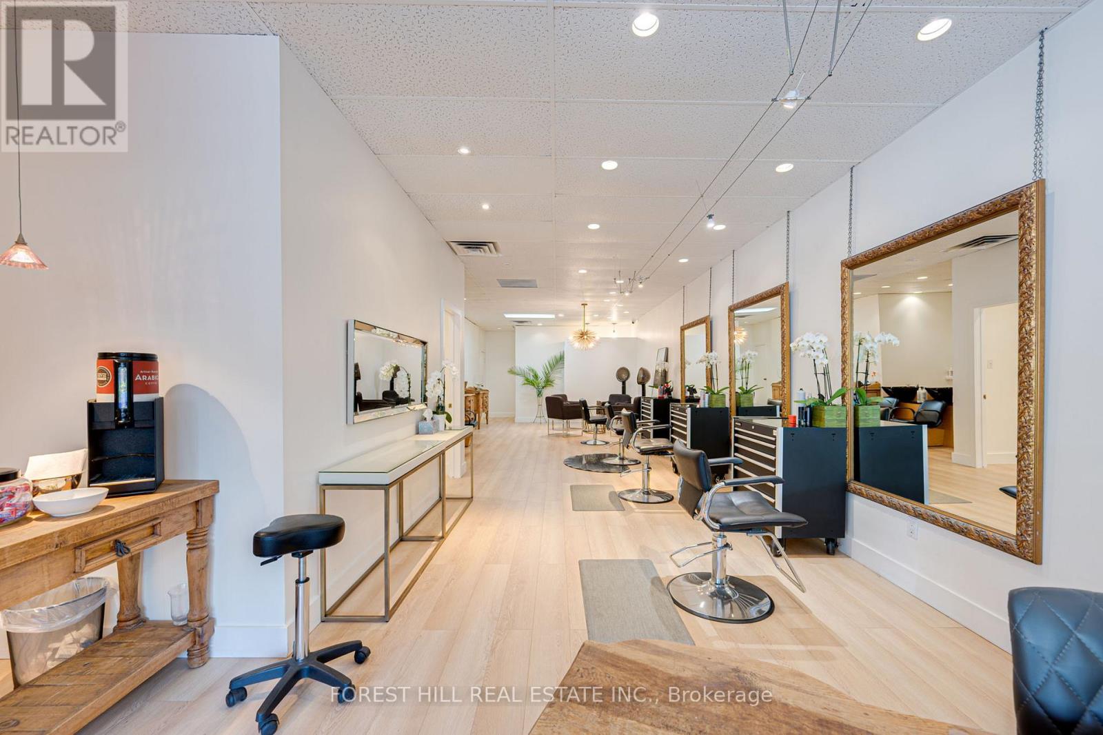 3 - 49 Mississauga Road N, Mississauga, Ontario  L5H 2H9 - Photo 15 - W12690656