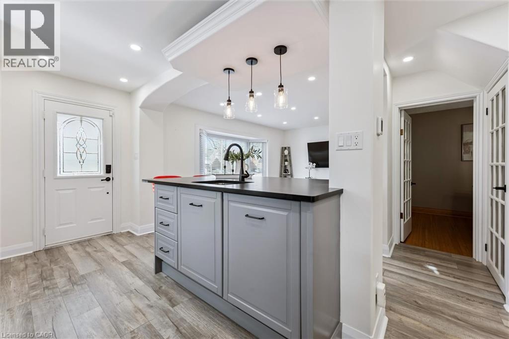 129 Talbot Street, Kitchener, Ontario  N2M 2B2 - Photo 12 - 40810116