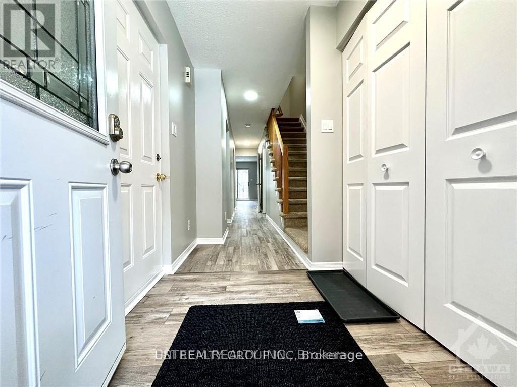 1464 Baseline Road, Ottawa, Ontario  K2C 0B2 - Photo 2 - X12885544