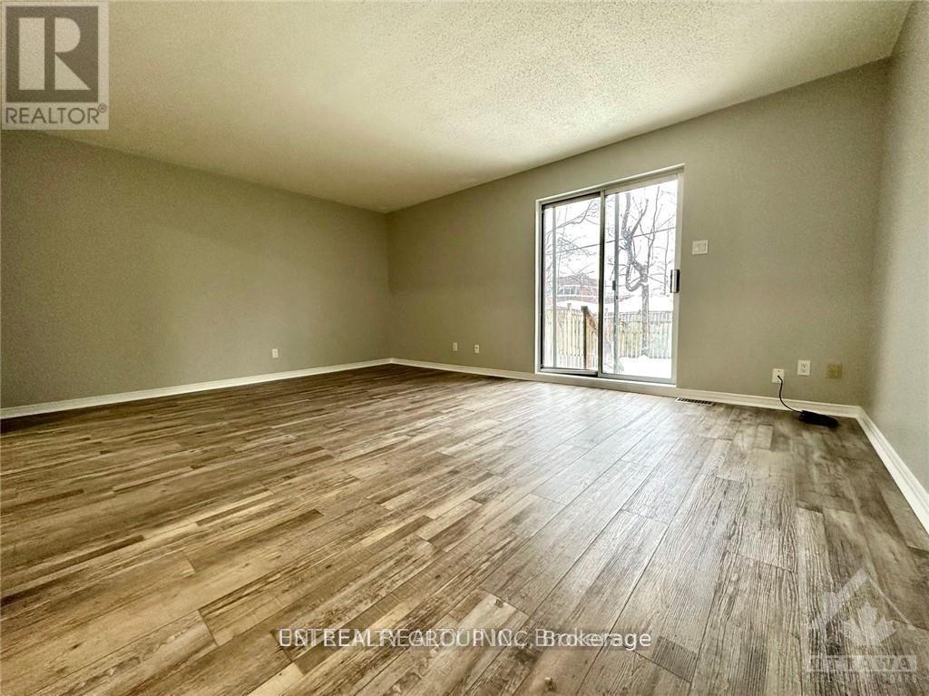 1464 Baseline Road, Ottawa, Ontario  K2C 0B2 - Photo 5 - X12885544