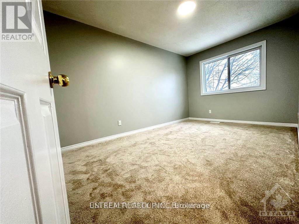 1464 Baseline Road, Ottawa, Ontario  K2C 0B2 - Photo 8 - X12885544