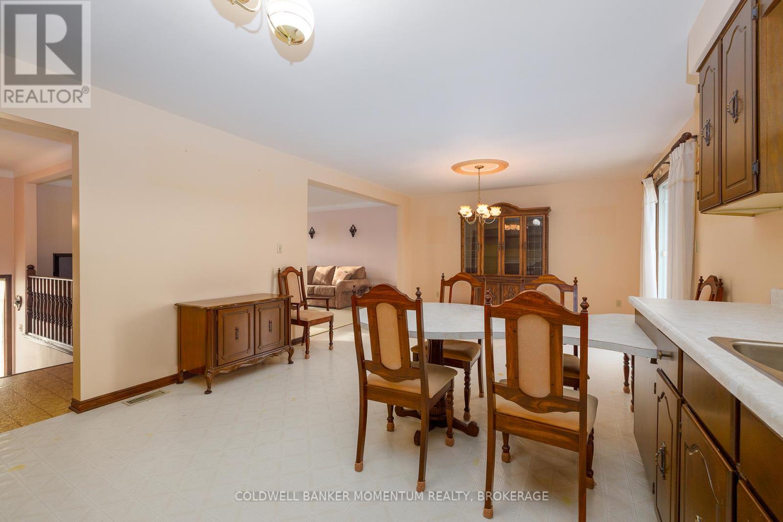 64 Larchwood Circle, Welland (N. Welland), Ontario  L3C 6T2 - Photo 16 - X12885488