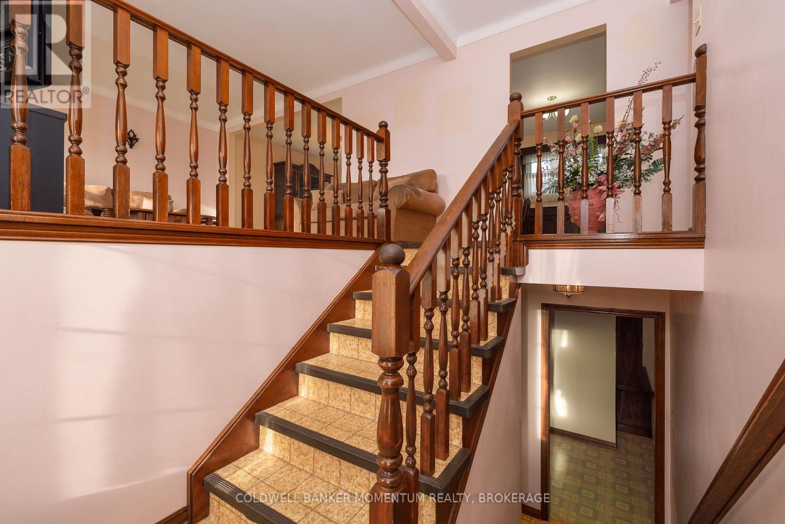 64 Larchwood Circle, Welland (N. Welland), Ontario  L3C 6T2 - Photo 6 - X12885488