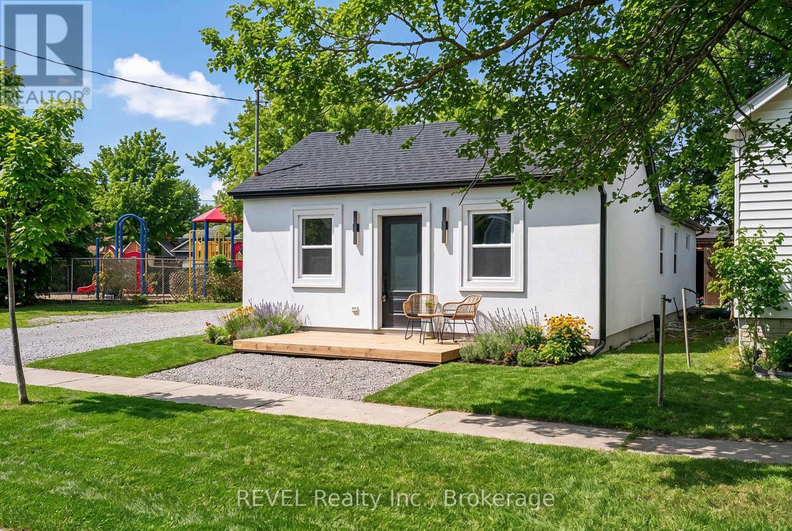 12 BAILEY STREET, st. catharines (western hill), Ontario