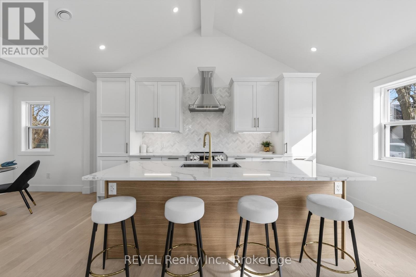 12 Bailey Street, St. Catharines, Ontario  L2S 1J4 - Photo 12 - X12885492