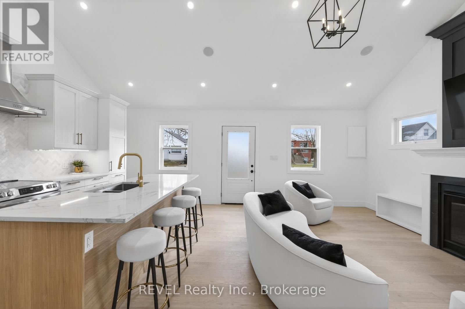 12 Bailey Street, St. Catharines, Ontario  L2S 1J4 - Photo 13 - X12885492