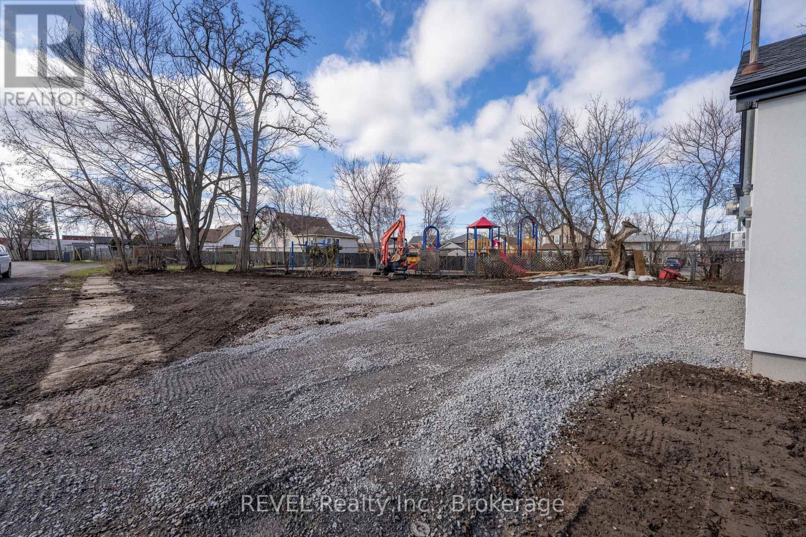 12 Bailey Street, St. Catharines, Ontario  L2S 1J4 - Photo 32 - X12885492